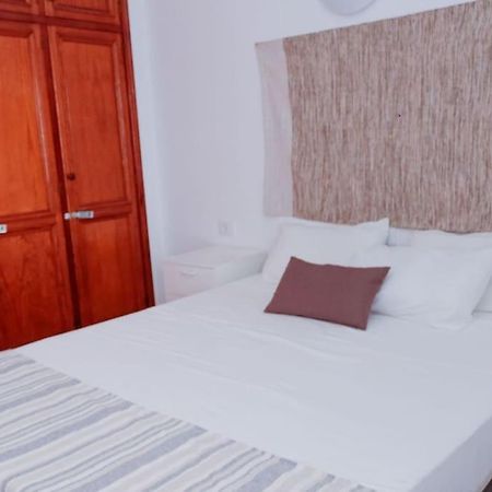 הוילה Acogedora Casa En Abades En Tranquila Urbanizacion מראה חיצוני תמונה