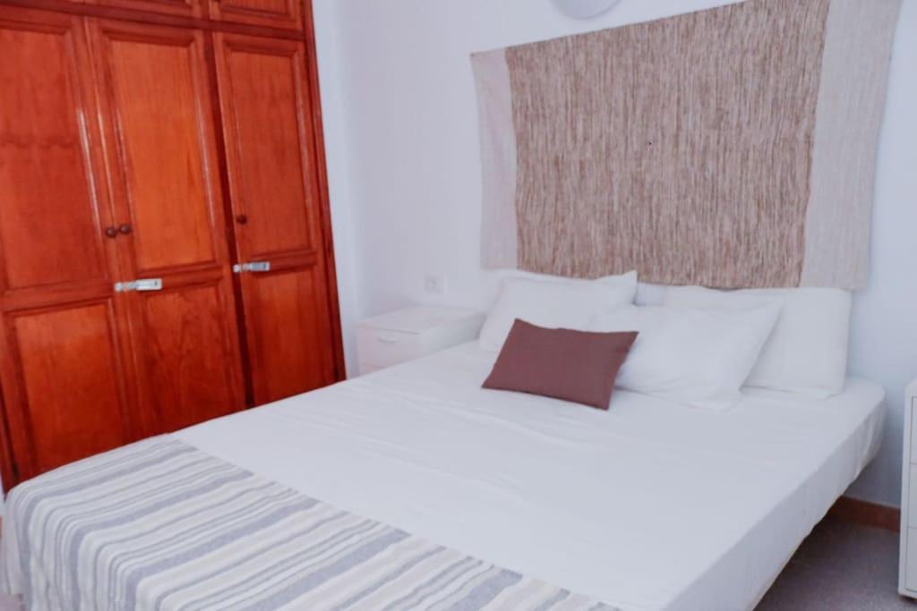 הוילה Acogedora Casa En Abades En Tranquila Urbanizacion מראה חיצוני תמונה
